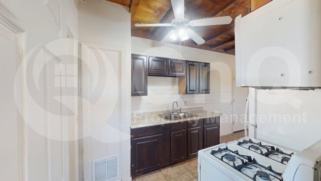 Photo - 3566 E Kleindale Rd