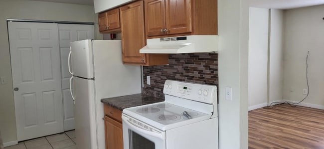 Photo - 805-1/2 4th Ave NE