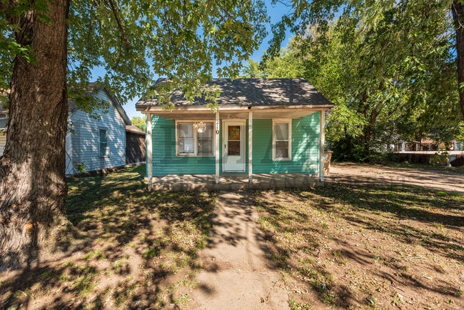 Photo - 210 E Main St Casa