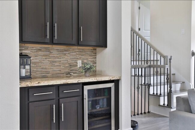 Photo - 4104 Marina St