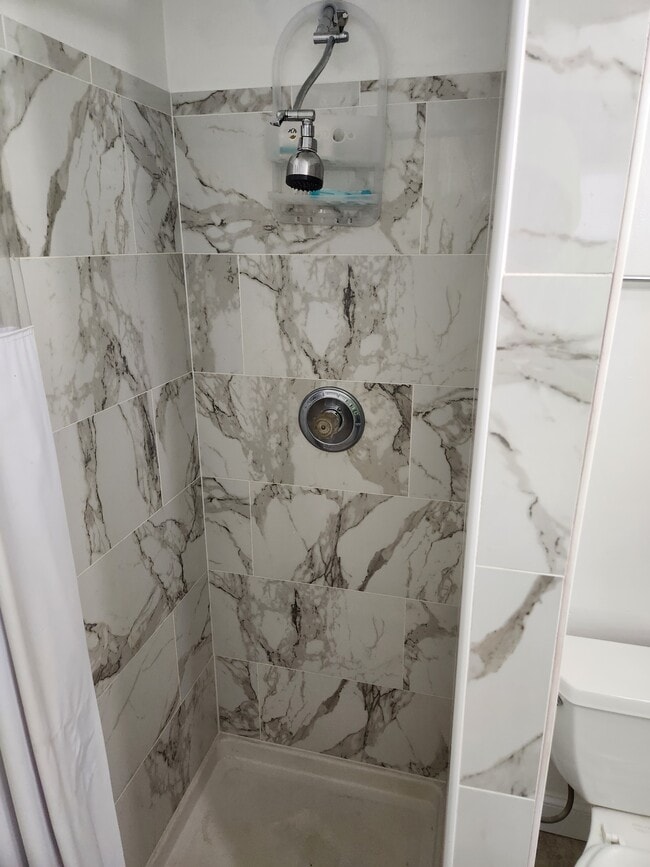 Photo - 185 Thames St Unit B-1