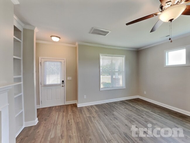 Photo - 100 E Goodwin Chase Ln