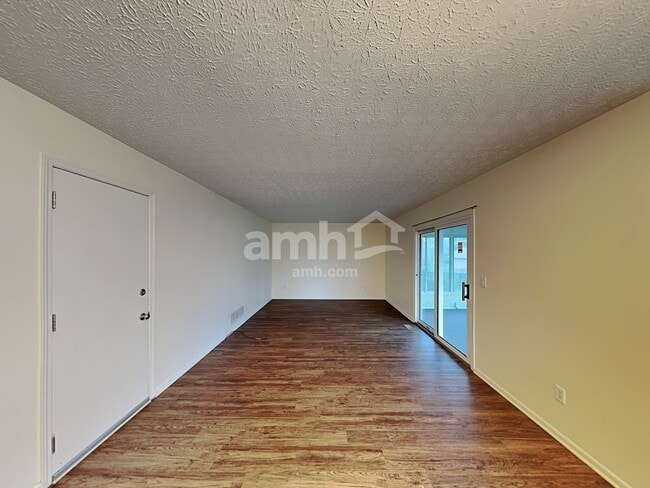 Photo - 5881 O'Reily Dr