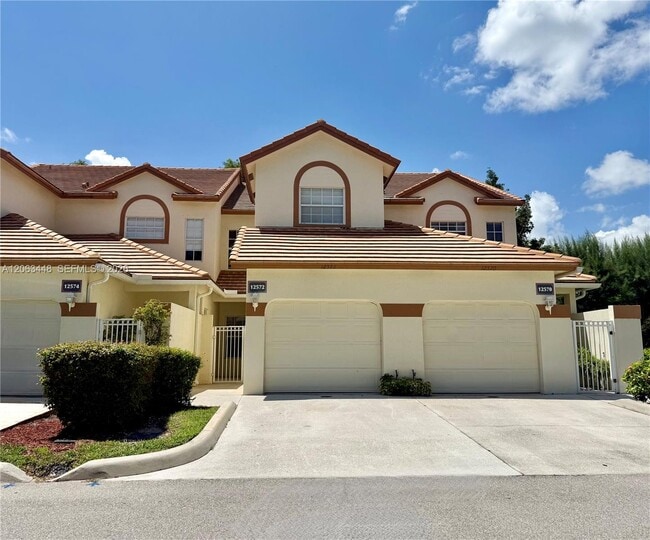 Building Photo - 12572 Shoreline Dr Unit 107