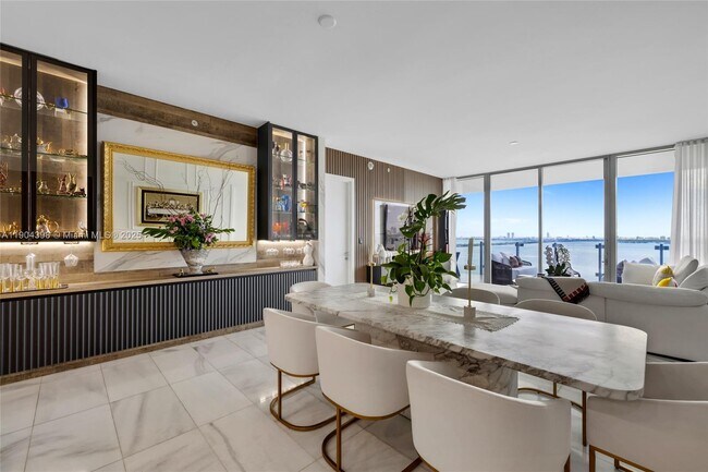 Photo - 700 NE 26th Terrace Unidad 2202