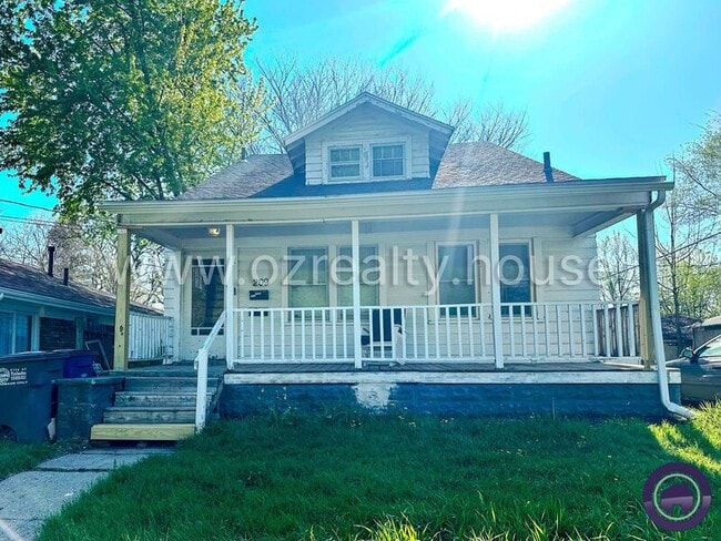 Building Photo - 209 Eldred Ave