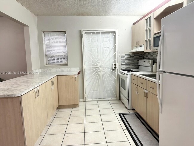 Photo - 7440 SW 22nd St Unidad 1