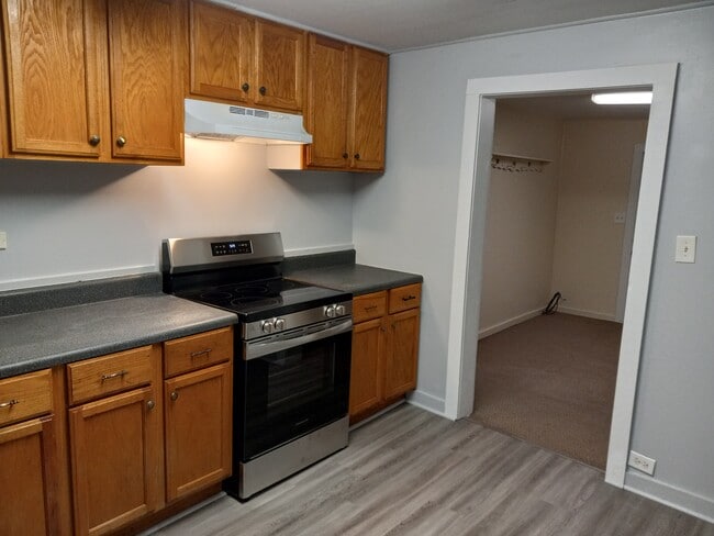 Photo - 208 W Davidson Ave