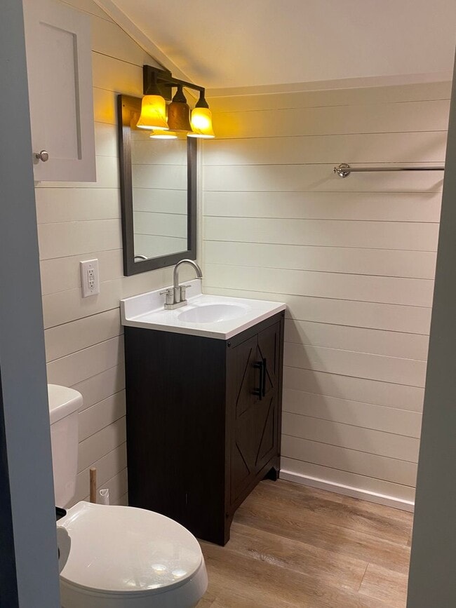 Photo - 3 Bed 1.5 Bath Cozy Country Home! - Muscle Shoals, AL