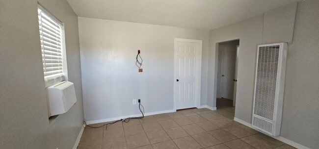 Photo - 634 N Eucalyptus Ave