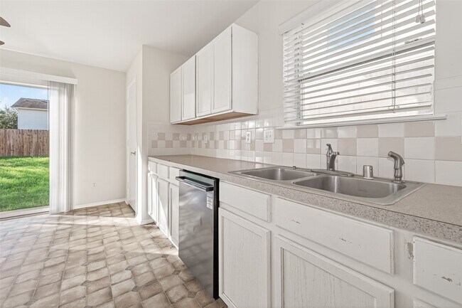 Photo - 5719 Clerkenwell Dr