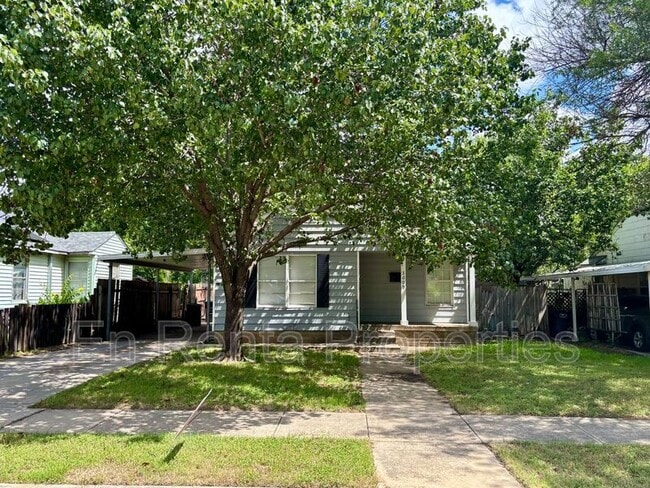 Photo - 3009 Honeysuckle Ave
