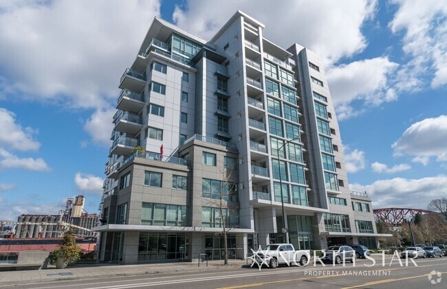 Building Photo - Pearl District Living on the Willamette River Rental