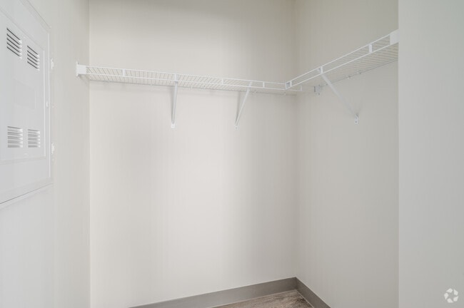Sturgeon Bay - 1 BD, 1 BA - 1000SF - Storage
