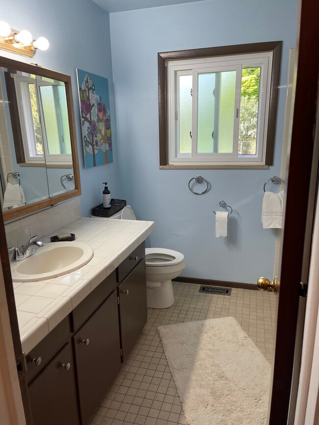 Photo - 2037 S Broadway