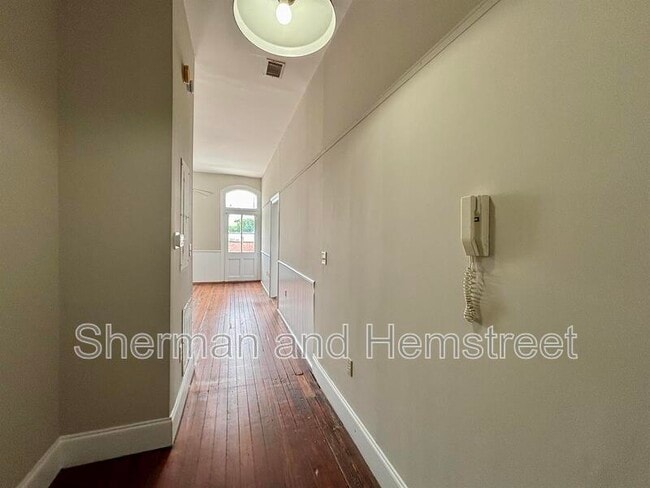 Photo - 1050 Broad St