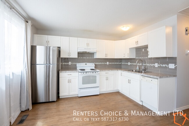 Photo - 2 Bedroom Main Floor, Assigned Parking, Utilities Included