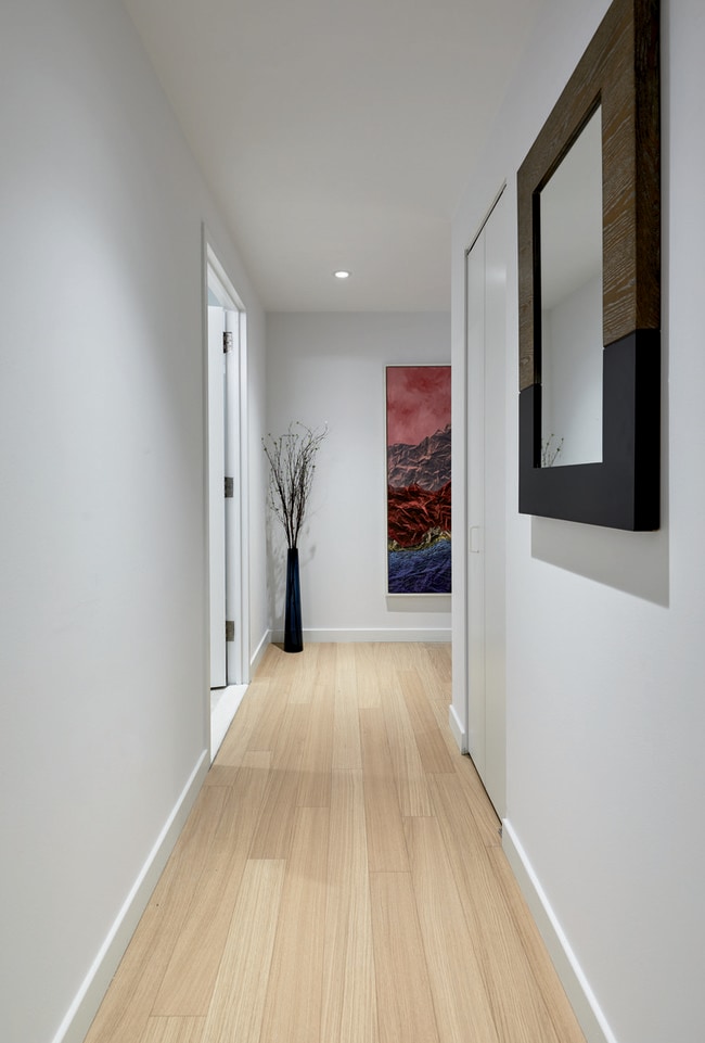 10 Halletts Point