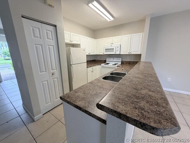 Photo - 933 NE 42nd Ave