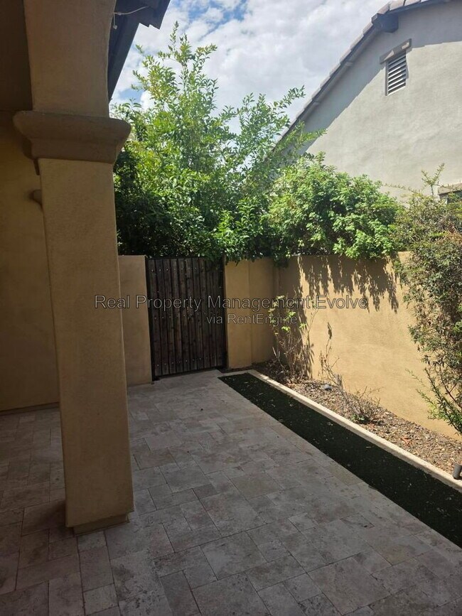 Photo - 2307 E Mahogany Pl