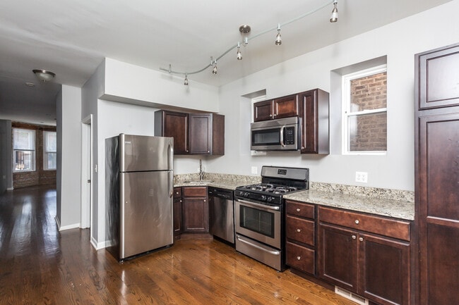 Photo - 2348 W Moffat St Unit 1F