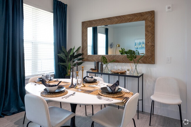 2BR, 2BA - 1184SF