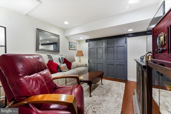 Photo - 43 N Hawthorne Rd