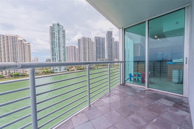 Photo - 335 S Biscayne Blvd Unit 1009