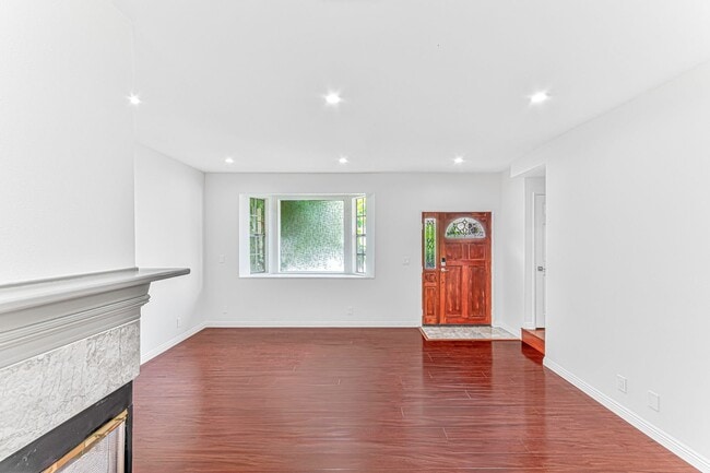 Photo - 402 California St Unit B