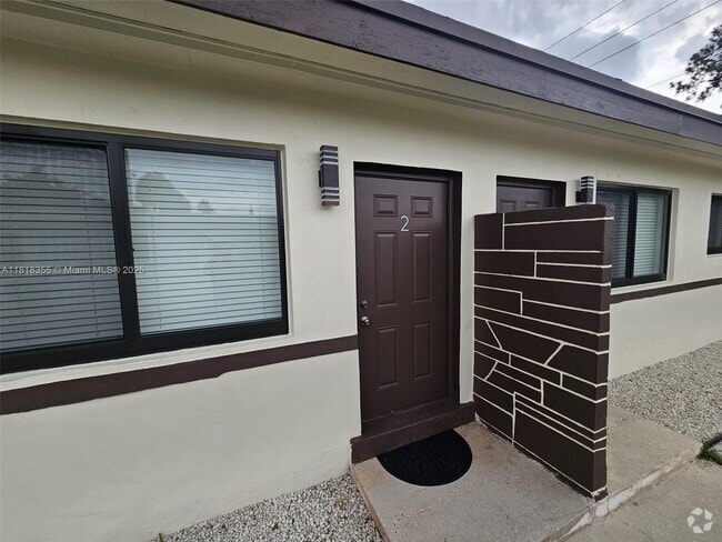 Building Photo - 1020 Opa-locka Blvd Unit 3 Rental