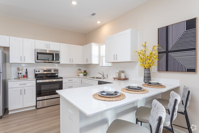 3BR, 2.5BA - 1410SF Duxbury - Kitchen