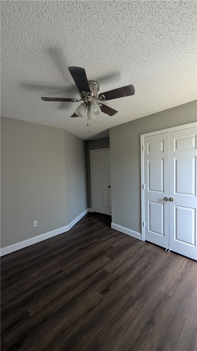 Photo - 2005 Blueberry Ln