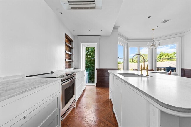 Photo - 320 Tappan St Unidad 2