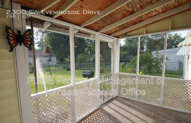 Photo - 2300 SW Eveningside Dr