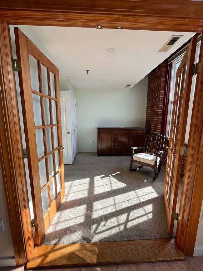 Photo - Choice Realty NH Rental Listings Unidad 470 Silver Street  309