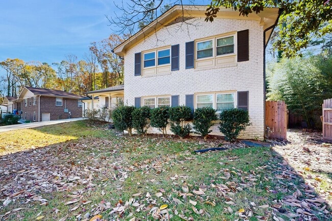 Photo - Bright, Spacious Stone Mountain Residence ...