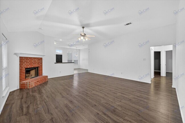 Photo - 342 Leisure Ln