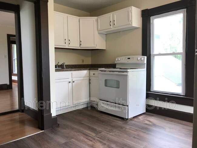 Photo - 236 E William St