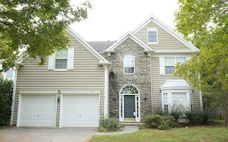 Building Photo - Beautiful Single-family home located in th...