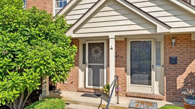 Photo - 541 W Short St