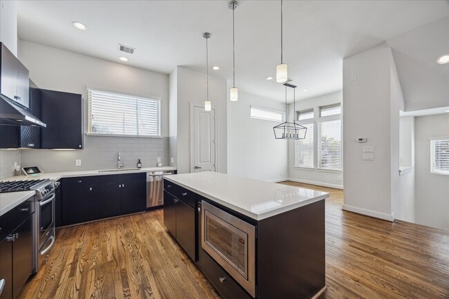 Building Photo - 1203 Bonner St