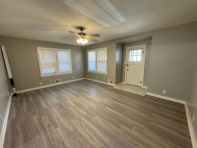 Photo - short term lease available