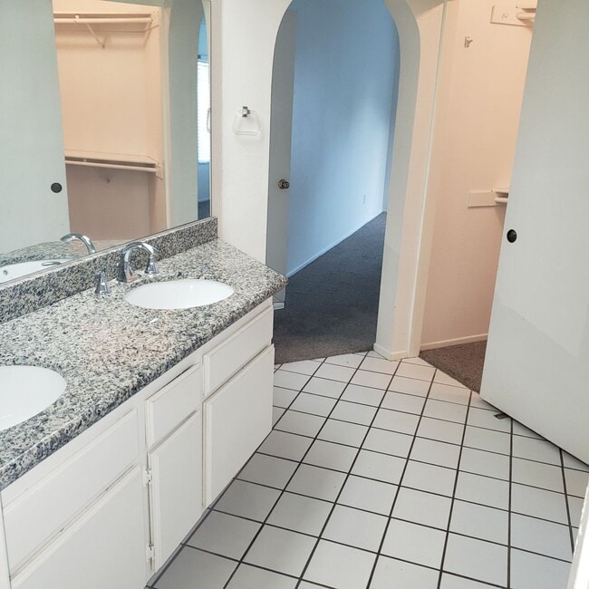 Photo - (((AVAILABLE))) REDLANDS 3bed 2 bath Must See!