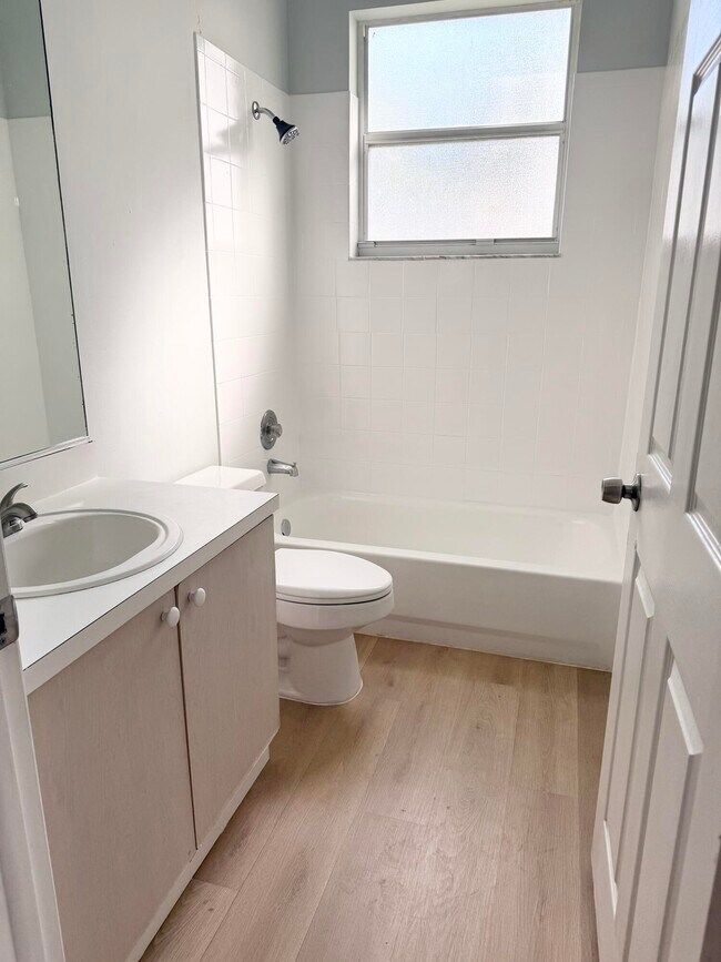 Photo - 12077 Pointe Cir