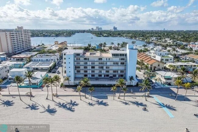 Building Photo - 300 Oregon St Unit 201