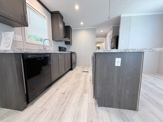 709 N Collins Fwy