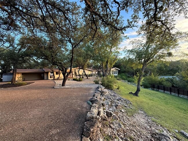 Photo - 112 Highlander Cove