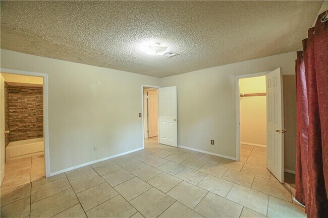 8805 St George Way