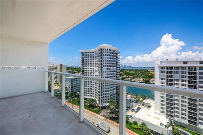 Photo - 5701 Collins Ave