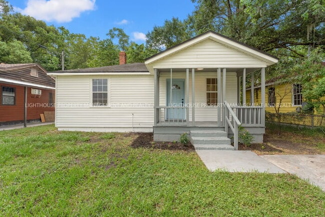 Photo - Charming Newly Renovated 2-Bedroom Home Ne...